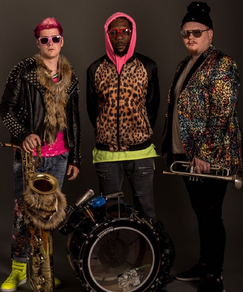 саксофонист лео пеллегрино. Too many zooz smell. Too many zooz. джаз панк. Too many zooz фото.